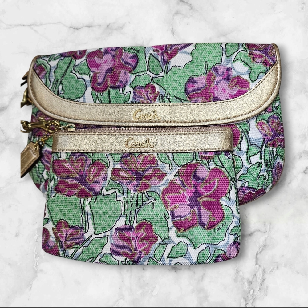 **SOLD** Coach Iris Wristlet Set - Pink and Gold - Picture 1 of 1